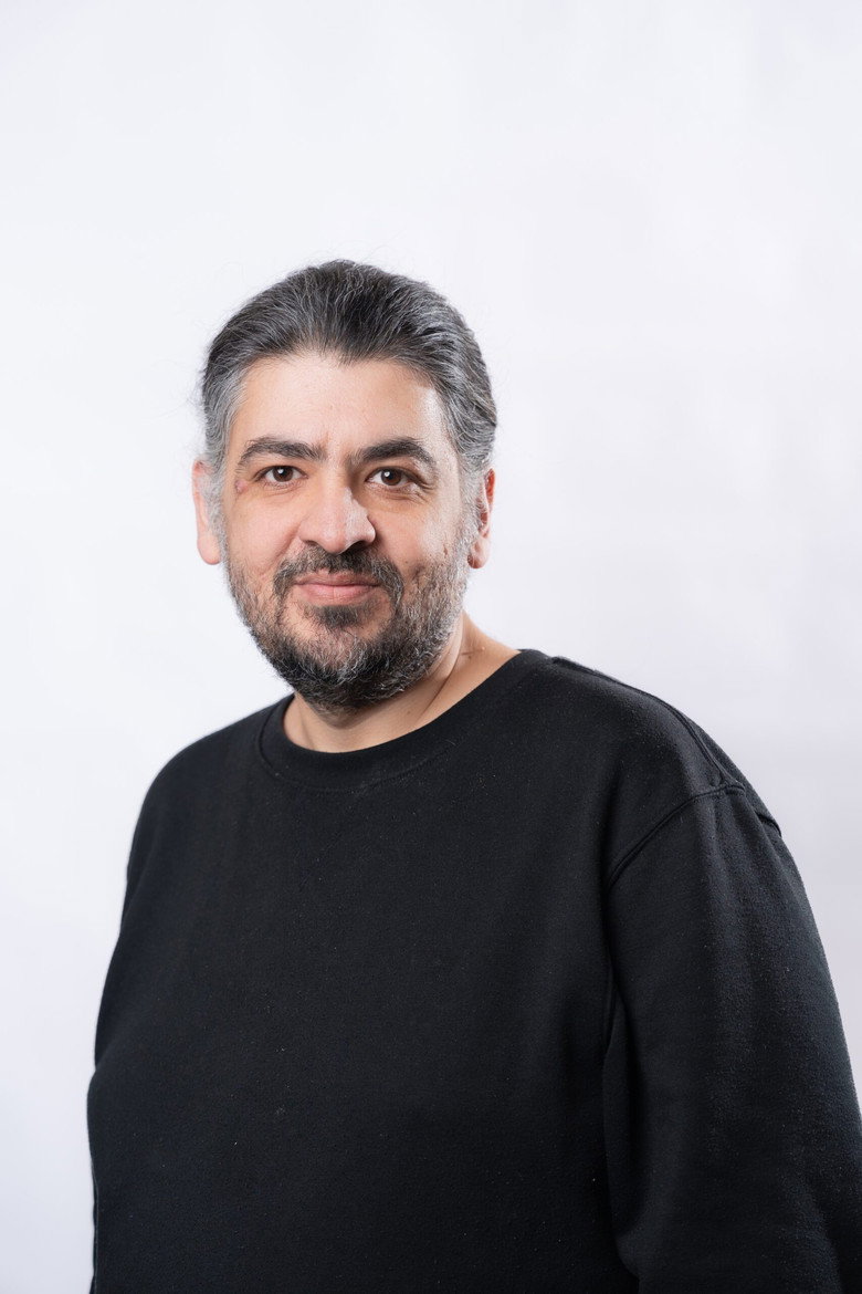نوید نیکخواه آزاد
